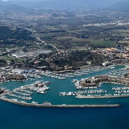 Luxe Penthouse Les Pieds Dans L'eau Saint-tropez 4 *